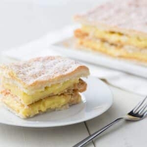 Medium Italian Custard Cake